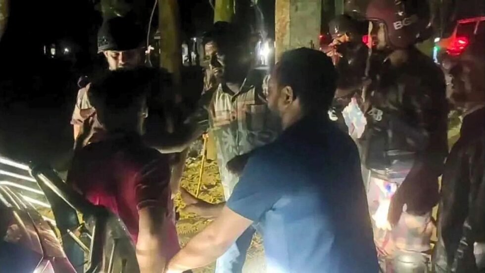 ঠাকুরগাঁওয়ে পুনরায় ভোট গণনার দাবিতে জামায়াতের সড়ক অবরোধ