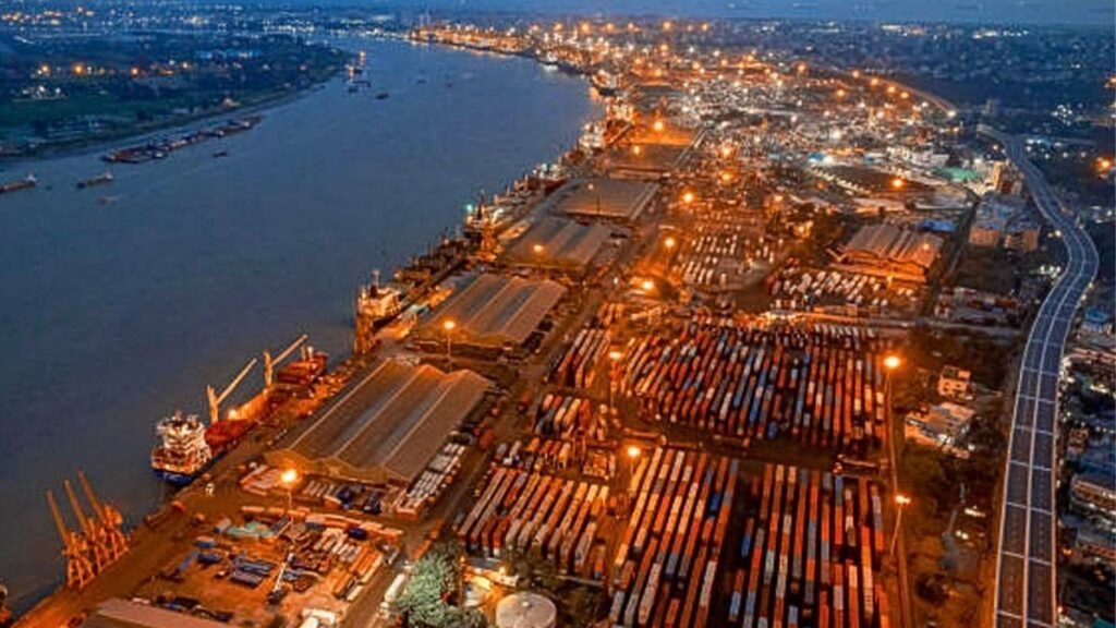চট্টগ্রাম বন্দরে ১০০ কোটি টাকার বিদ্যুৎ বিল সাশ্রয়ে বিশাল উদ্যোগ
