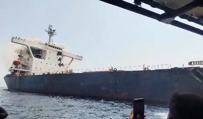 হরমুজে ২৪ ঘণ্টার ব্যবধানে ডুবল ২ বাণিজ্যিক জাহাজ